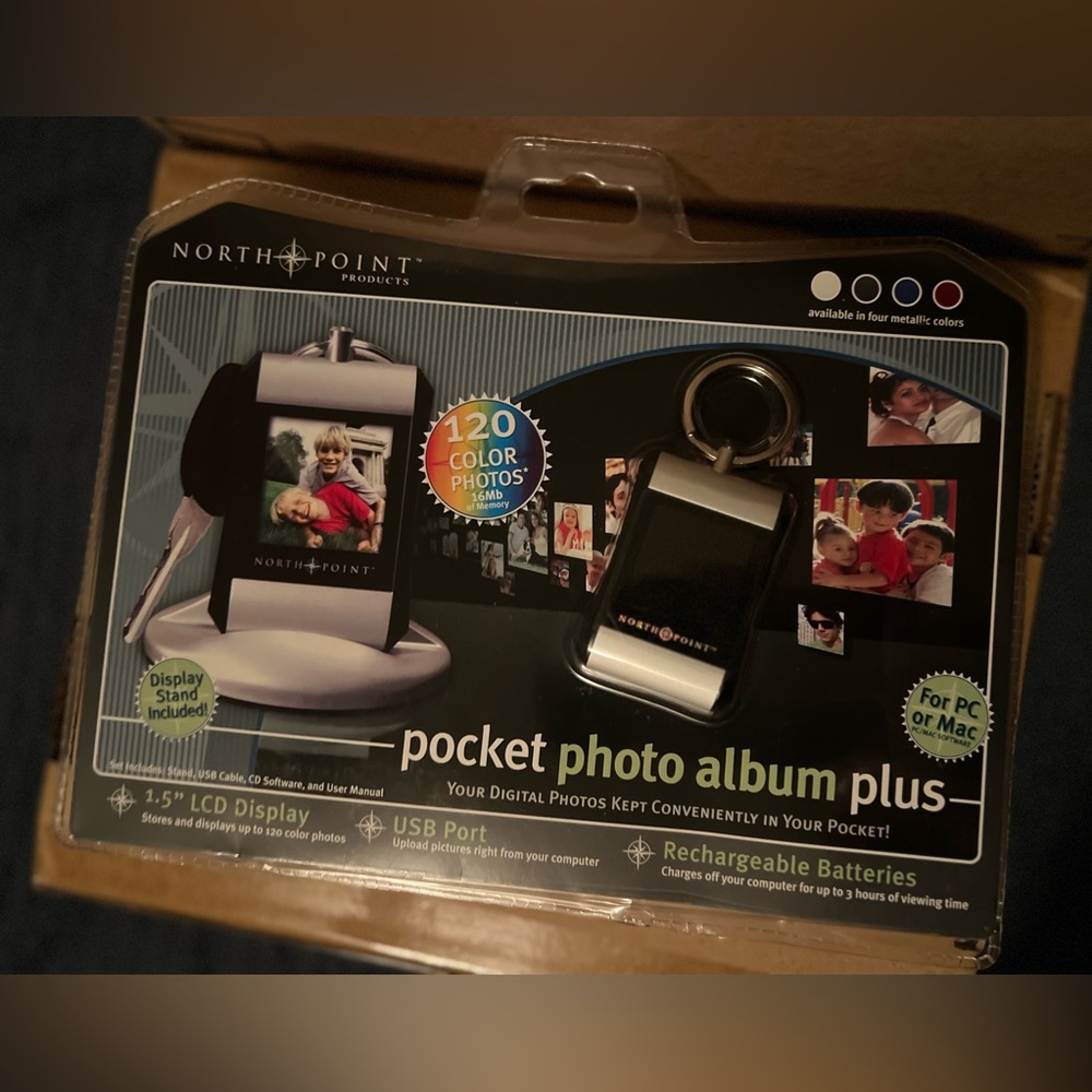 NIB- North Point Pocket Photo Album Plus - Digital Keychain With Stand